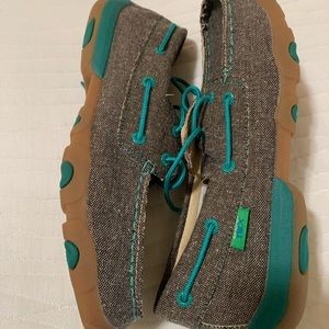 Twisted X Driving Moccs